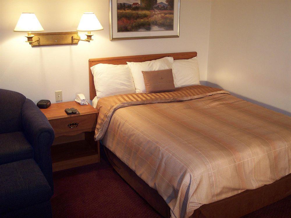 锡拉丘兹机场烛木套房酒店 北锡拉丘兹 客房 照片